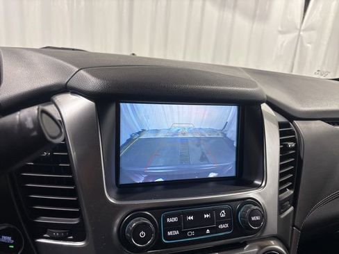 Used 2020 Chevrolet Suburban LT w/ Luxury Package image 19