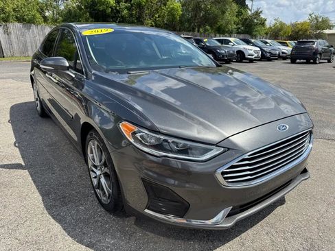 Used 2019 Ford Fusion SEL image 3
