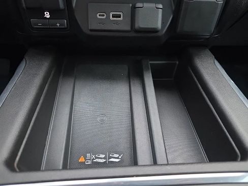 Used 2023 GMC Sierra 3500 Denali w/ Denali Ultimate Package AWD/4WD image 35