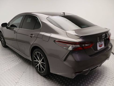 Used 2024 Toyota Camry SE w/ Convenience Package FWD image 11