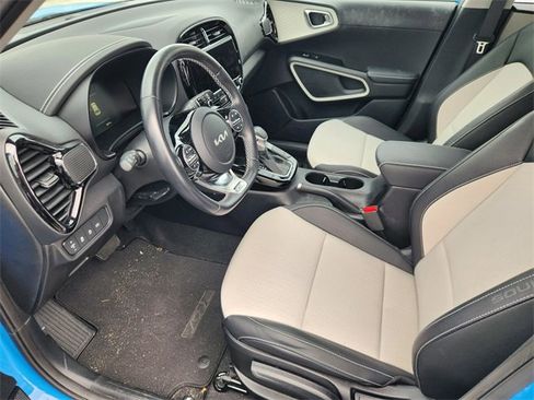 Used 2023 Kia Soul GT-Line image 8