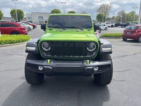 Used 2025 Jeep Wrangler Willys AWD/4WD image 2