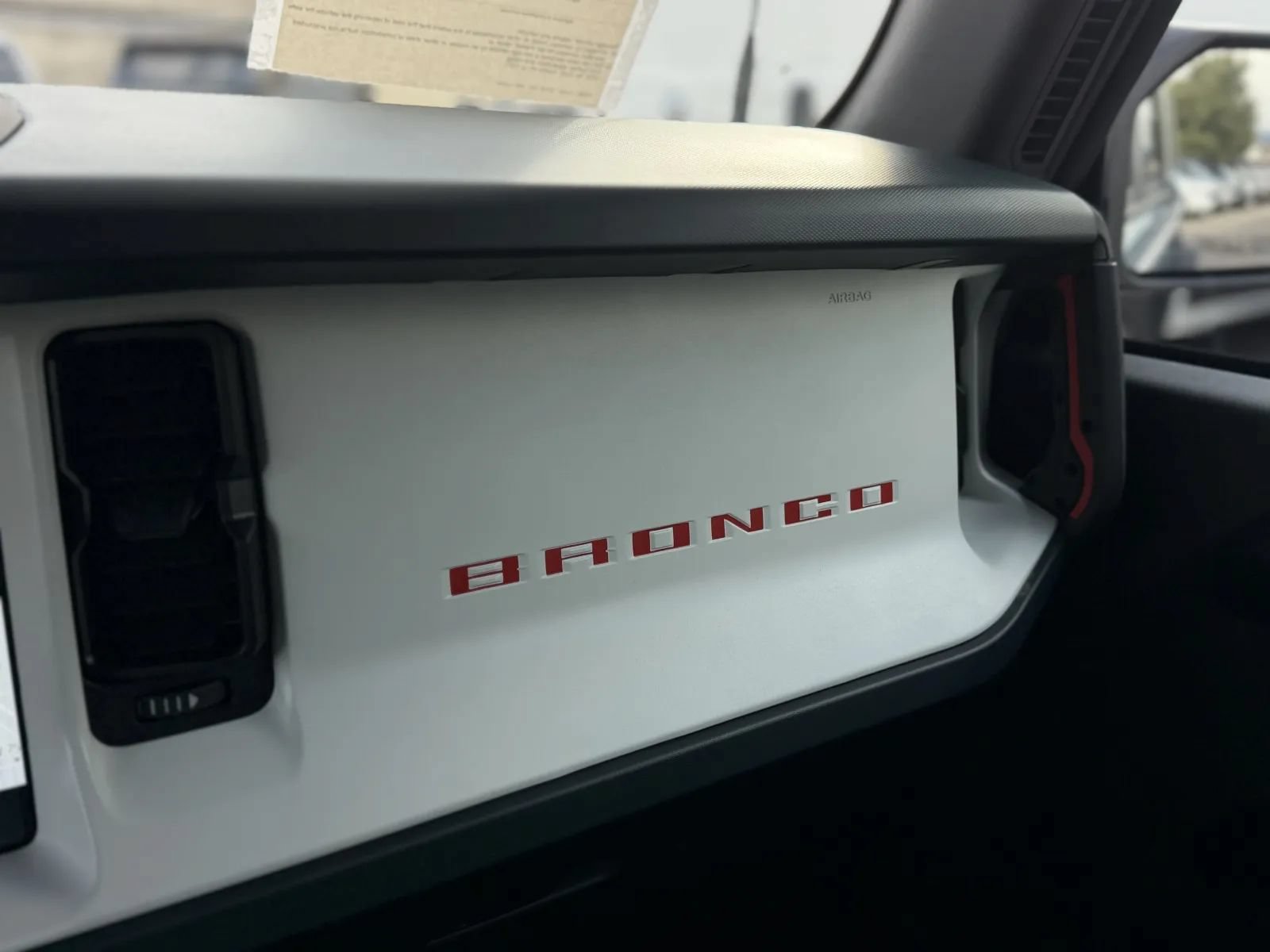 Used 2025 Ford Bronco Heritage Edition AWD/4WD image 38