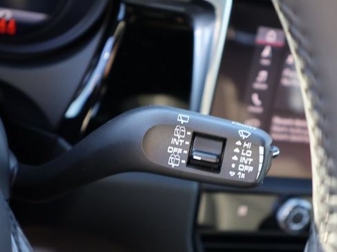 Certified 2026 Porsche Macan Turbo AWD/4WD image 32