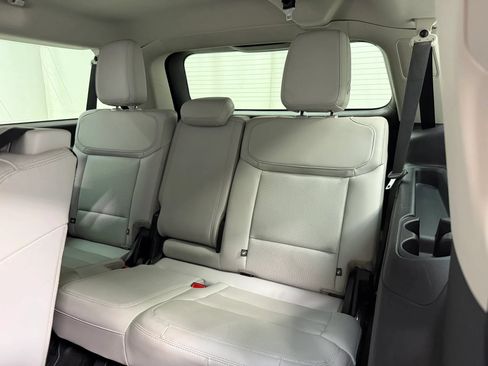 Used 2025 Ford Expedition Max Platinum AWD/4WD image 17