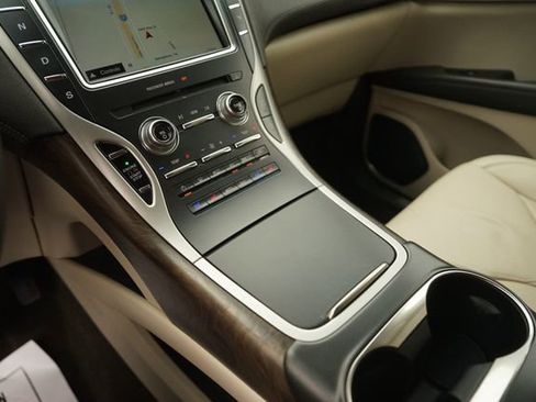 Used 2016 Lincoln MKX Reserve w/ Technology Package FWD image 29