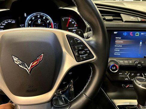 Used 2017 Chevrolet Corvette Stingray Coupe w/ 1LT RWD image 8