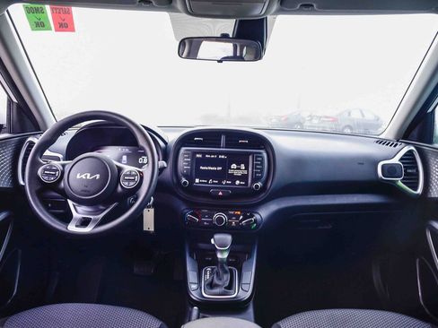 Used 2023 Kia Soul LX image 12