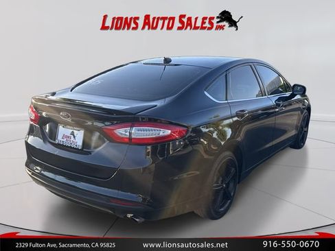 Used 2016 Ford Fusion SE FWD image 5