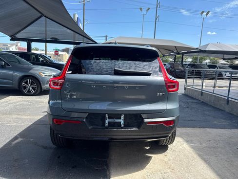 Used 2023 Volvo XC40 B5 Plus w/ Climate Package AWD/4WD image 6