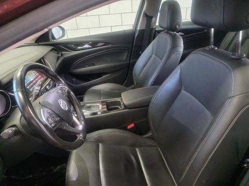 Used 2018 Buick Regal Essence w/ Sights and Sounds Package image 24