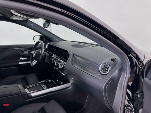 Certified 2025 Mercedes-Benz GLA 250 4MATIC image 32