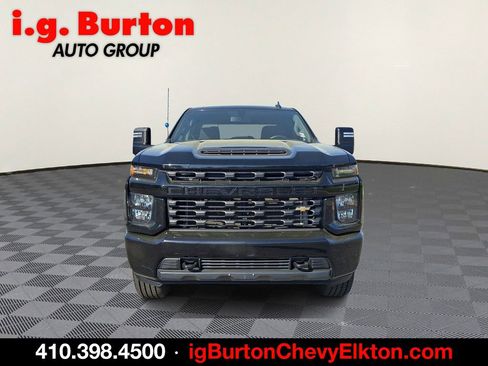 Used 2021 Chevrolet Silverado 2500 Custom w/ Custom Value Package AWD/4WD image 2