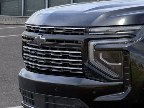 New 2026 Chevrolet Suburban High Country AWD/4WD image 13