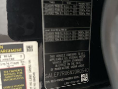 Used 2022 Land Rover Defender 110 SE image 31