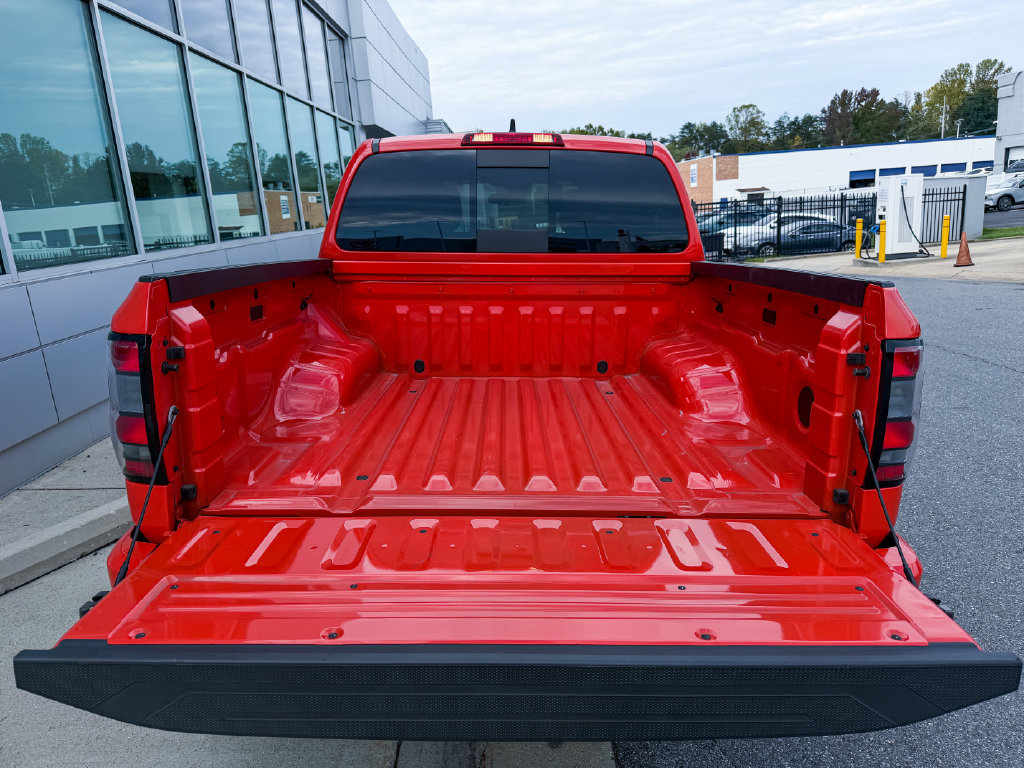 Certified 2025 Nissan Frontier PRO-4X AWD/4WD image 9
