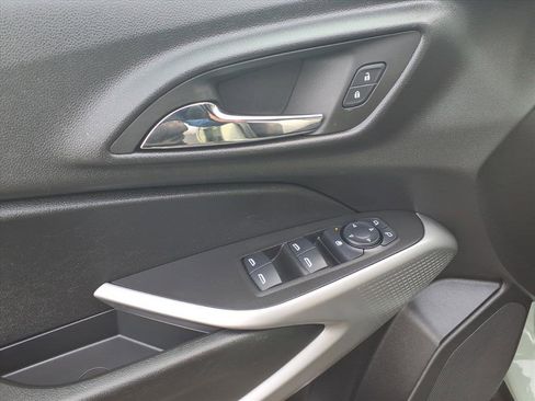 Used 2024 Chevrolet Trax RS w/ Driver Confidence Package image 11