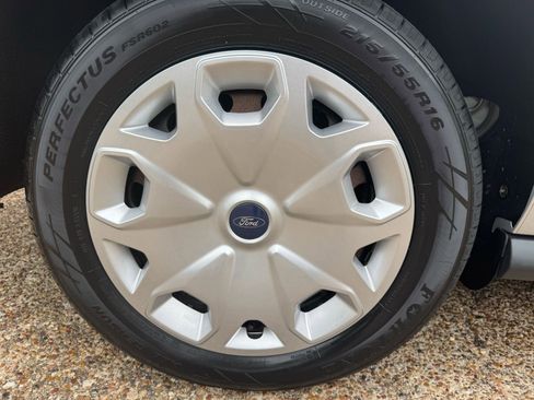 Used 2017 Ford Transit Connect XL image 33