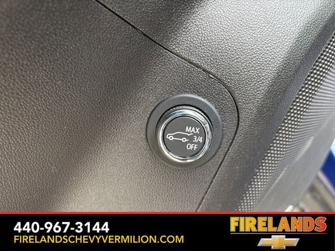 Certified 2023 GMC Acadia SLT w/ Technology Package image 16