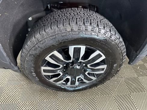 Used 2025 GMC Sierra 2500 Denali Ultimate image 10