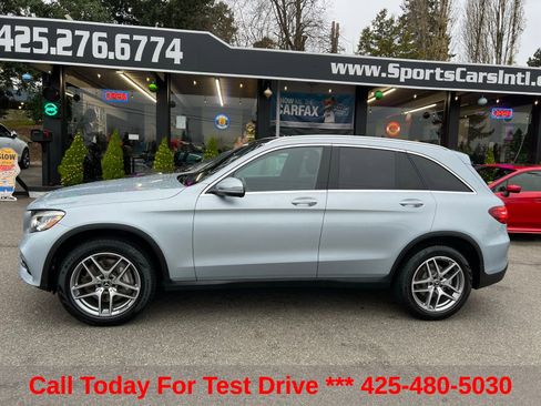 Used 2018 Mercedes-Benz GLC 300 4MATIC image 2