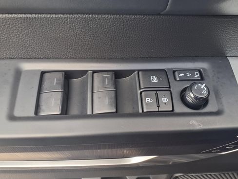 Used 2024 Toyota Sequoia Platinum AWD/4WD image 12