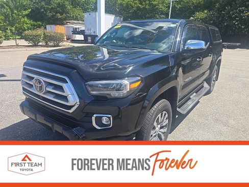 Used 2023 Toyota Tacoma Limited AWD/4WD image 1