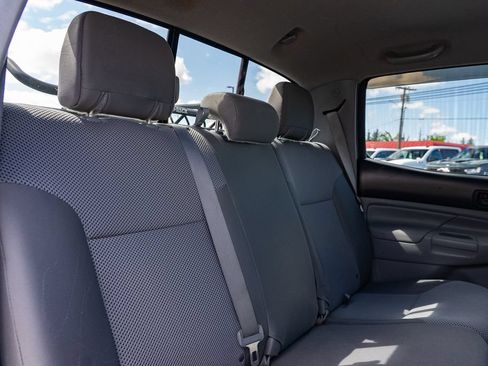 Used 2015 Toyota Tacoma PreRunner w/ TRD Off-Road Package RWD image 31