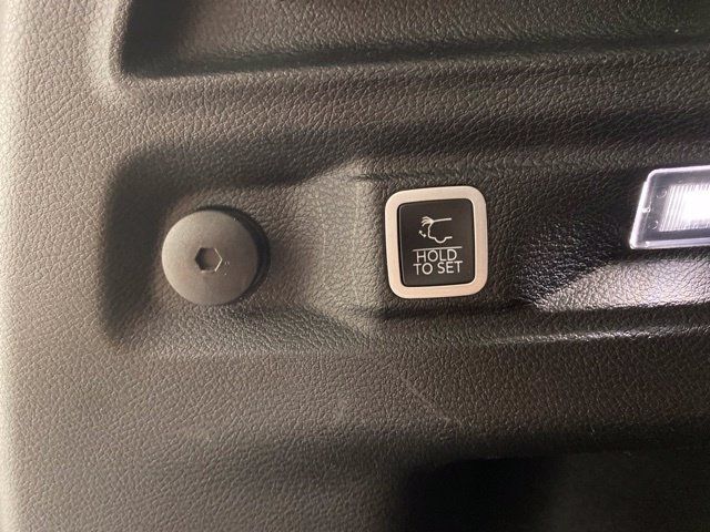 Used 2023 Jeep Grand Cherokee L Limited AWD/4WD image 42