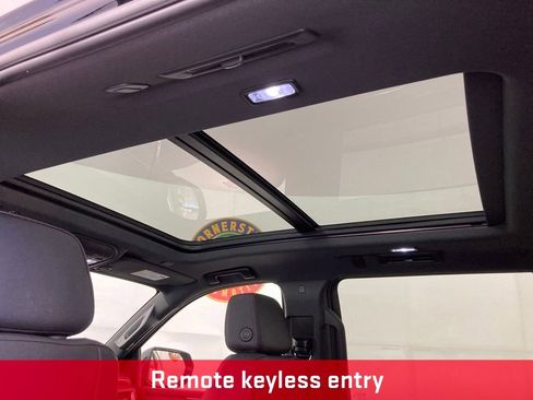 Used 2023 Chevrolet Suburban High Country image 21