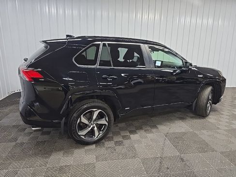 Used 2022 Toyota RAV4 SE w/ Weather & Moonroof Package AWD/4WD image 3