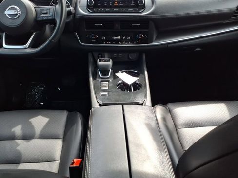 Used 2024 Nissan Rogue SV w/ SV Premium Package FWD image 11