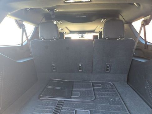 Used 2021 GMC Yukon XL Denali w/ Denali Premium Package image 18