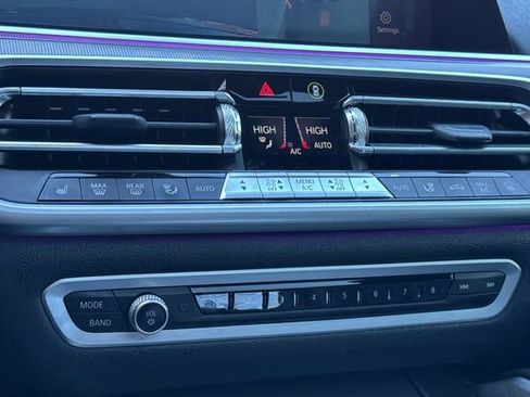 Used 2023 BMW X6 xDrive40i w/ Premium Package image 18