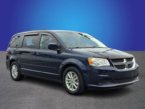 Used 2015 Dodge Grand Caravan SXT w/ UConnect Hands-Free Group FWD image 3