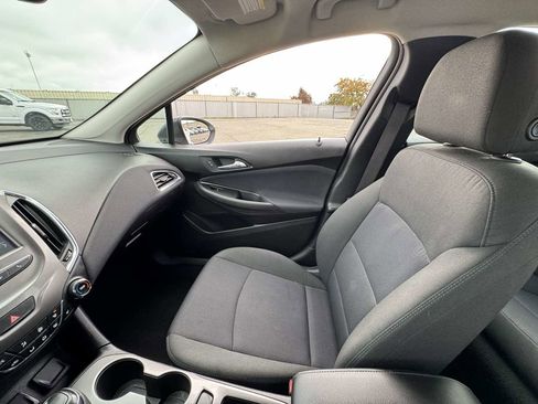 Used 2017 Chevrolet Cruze LT w/ Convenience Package image 33