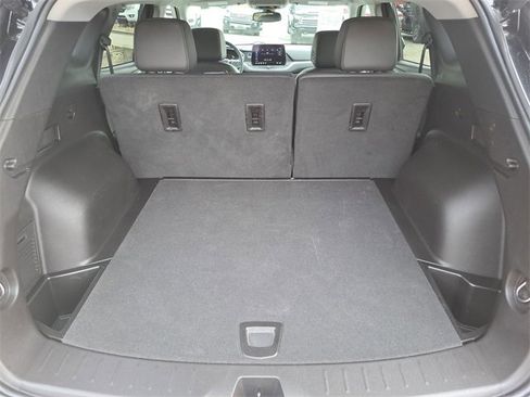 Used 2024 Chevrolet Blazer LT w/ LPO, Black Grille Bar Package image 26