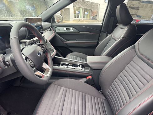 New 2026 Ford Explorer ST-Line w/ ST-Line Street Pack image 16