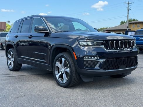 Used 2024 Jeep Grand Cherokee Limited 4xe AWD/4WD image 2