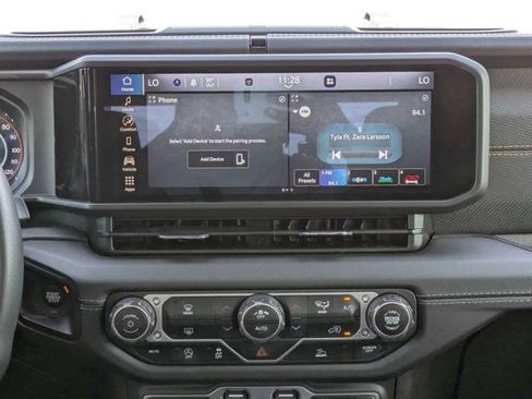Certified 2025 Jeep Gladiator Mojave AWD/4WD image 18