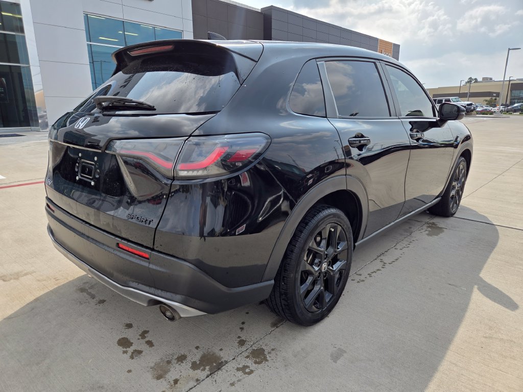 Used 2024 Honda HR-V Sport image 3