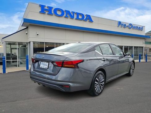 Used 2025 Nissan Altima 2.5 SV FWD image 4