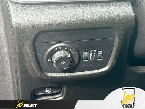 Used 2024 Jeep Grand Cherokee L Limited w/ Luxury Tech Group II AWD/4WD image 13