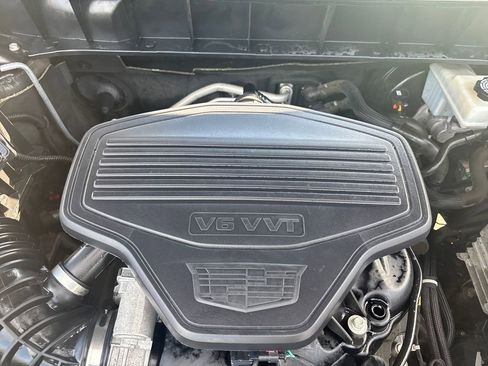 Used 2018 Cadillac XT5 Luxury w/ Driver Awareness Package image 29