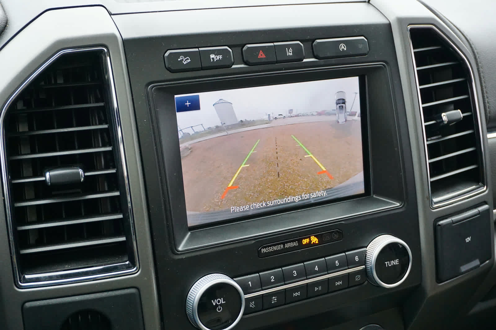 Used 2021 Ford Expedition XLT AWD/4WD image 16