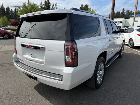 Used 2016 GMC Yukon XL Denali AWD/4WD image 10