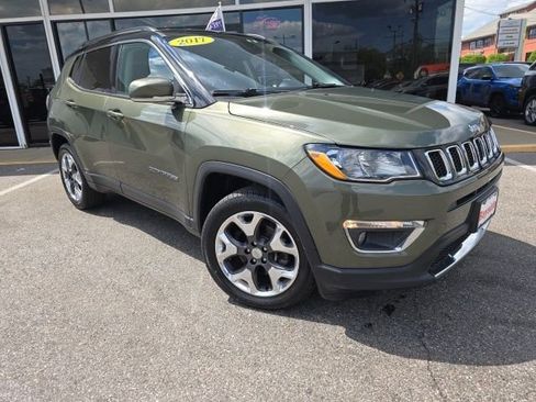 Used 2017 Jeep Compass Limited image 2