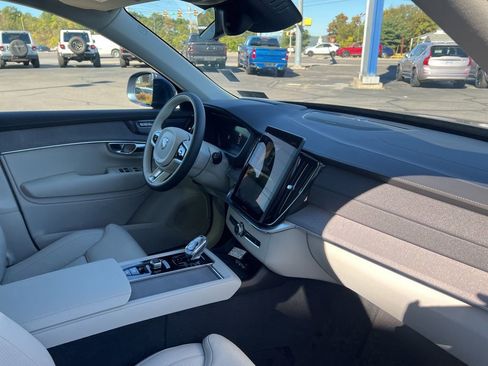 New 2026 Volvo XC90 B6 Ultra w/ Protection Package AWD/4WD image 40