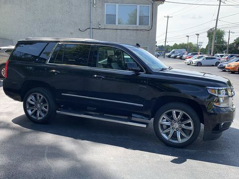 Used 2018 Chevrolet Tahoe LT w/ LT Signature Package AWD/4WD image 6