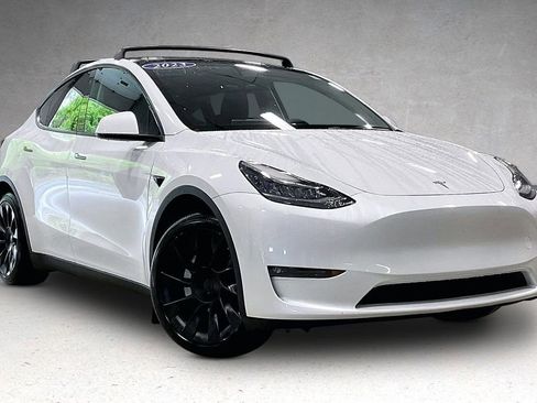 Used 2023 Tesla Model Y Long Range AWD/4WD image 3